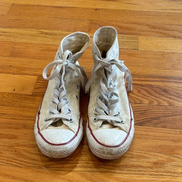 Converse White High-Top Sneakers with Red Accents - Picture 1 of 3